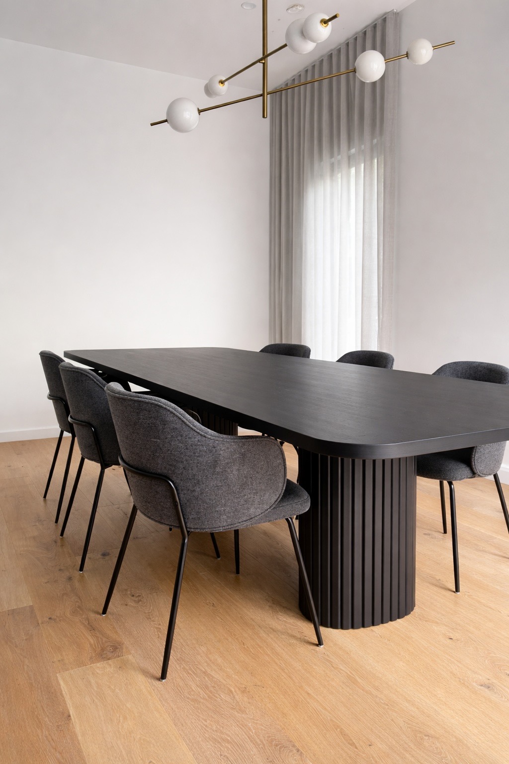 Cort Table gallery image 3