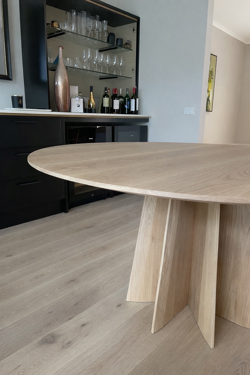 Helm Table gallery image 2