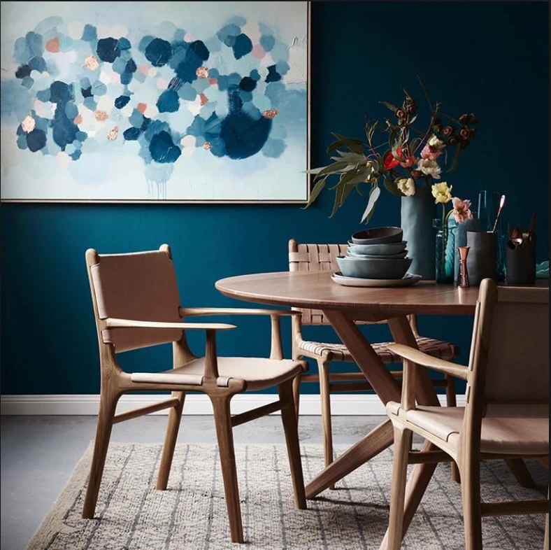 Luna Table preview image