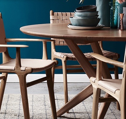 Luna Table gallery image 4