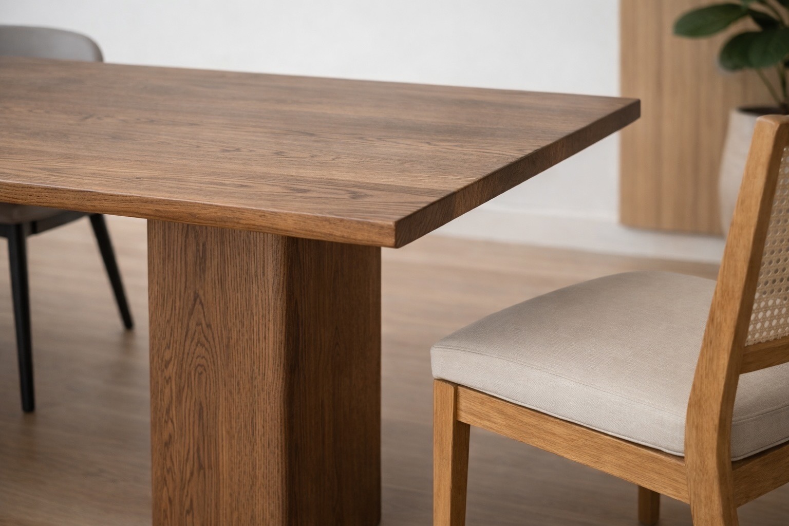 Morgan Table gallery image 3